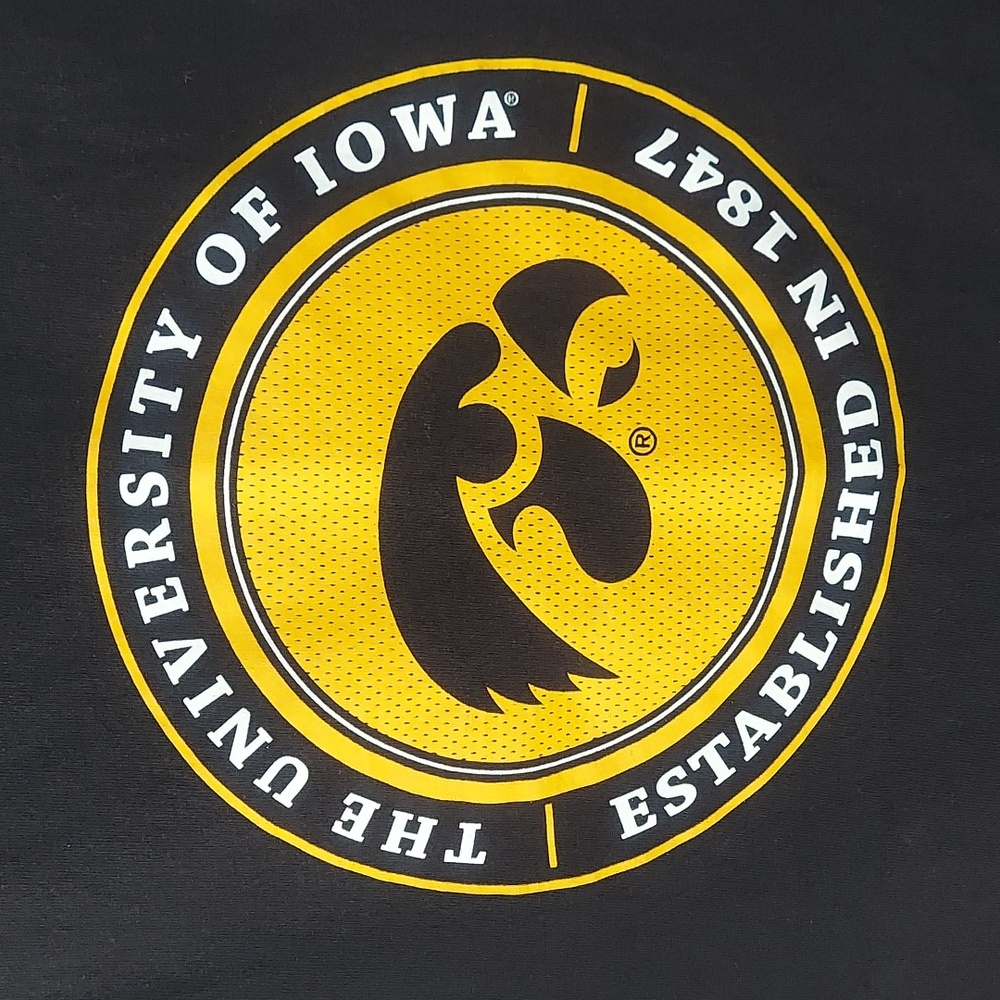 * Russell Athletic Black XL T-Shirt with Yellow University of Iowa Logo Like New - Picture 2 of 7